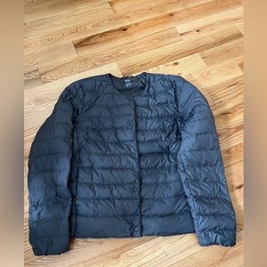 Uniqlo Navy Blue Ultra Light Down Compact Jacket Size M EUC